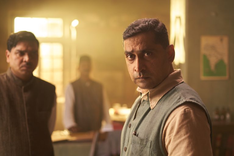 Rajkumar Santoshi’s Gandhi Godse Ek Yudh is all set to release this Republic Day_19