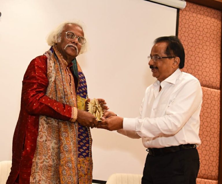 fb02e392-ea2a-448c-a07a-50d68d669d89