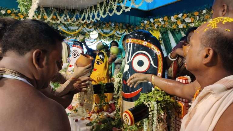 7ad0d78e-e96c-4960-95a1-ad9dc0152090