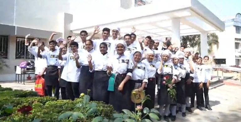 Screenshot_16-2-2025_215850_web.whatsapp.com