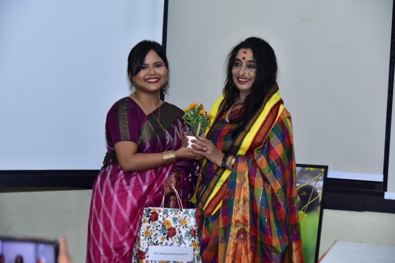 52e020a1-e562-4fa4-9742-a339eb717386