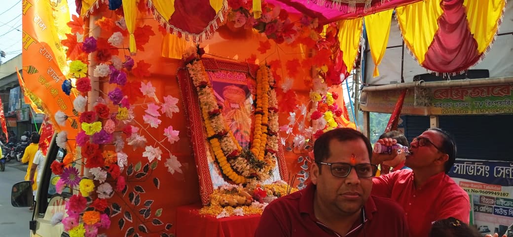 বালুরঘাটে হনুমান জয়ন্তী উপলক্ষ্যে মারোয়াড়ি সমাজের উদ্যোগে বর্ণাঢ্য শোভাযাত্রা