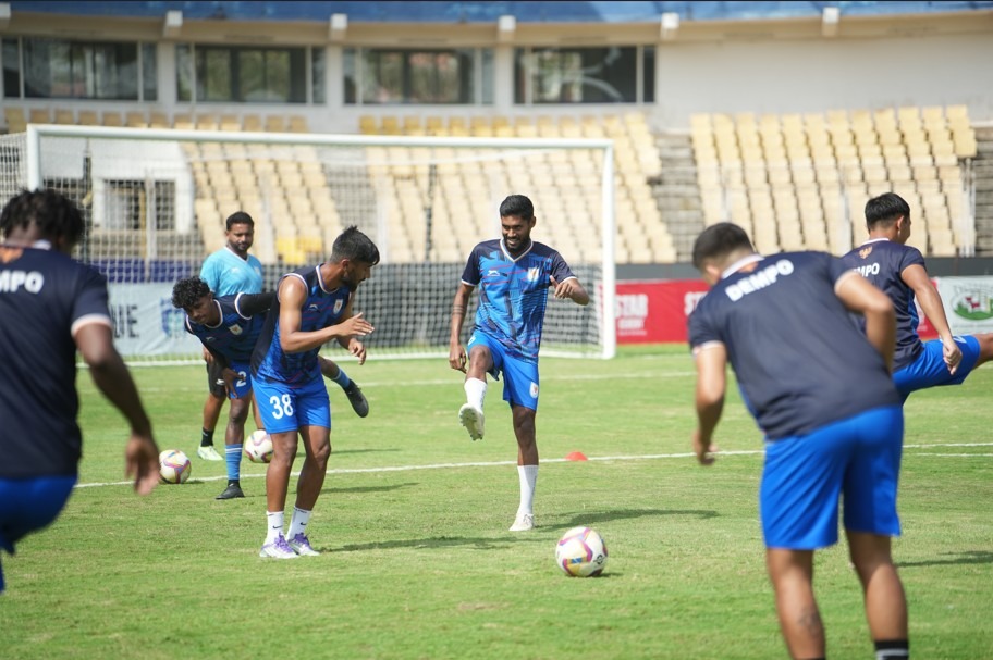 Dempo SC in training (1).JPG