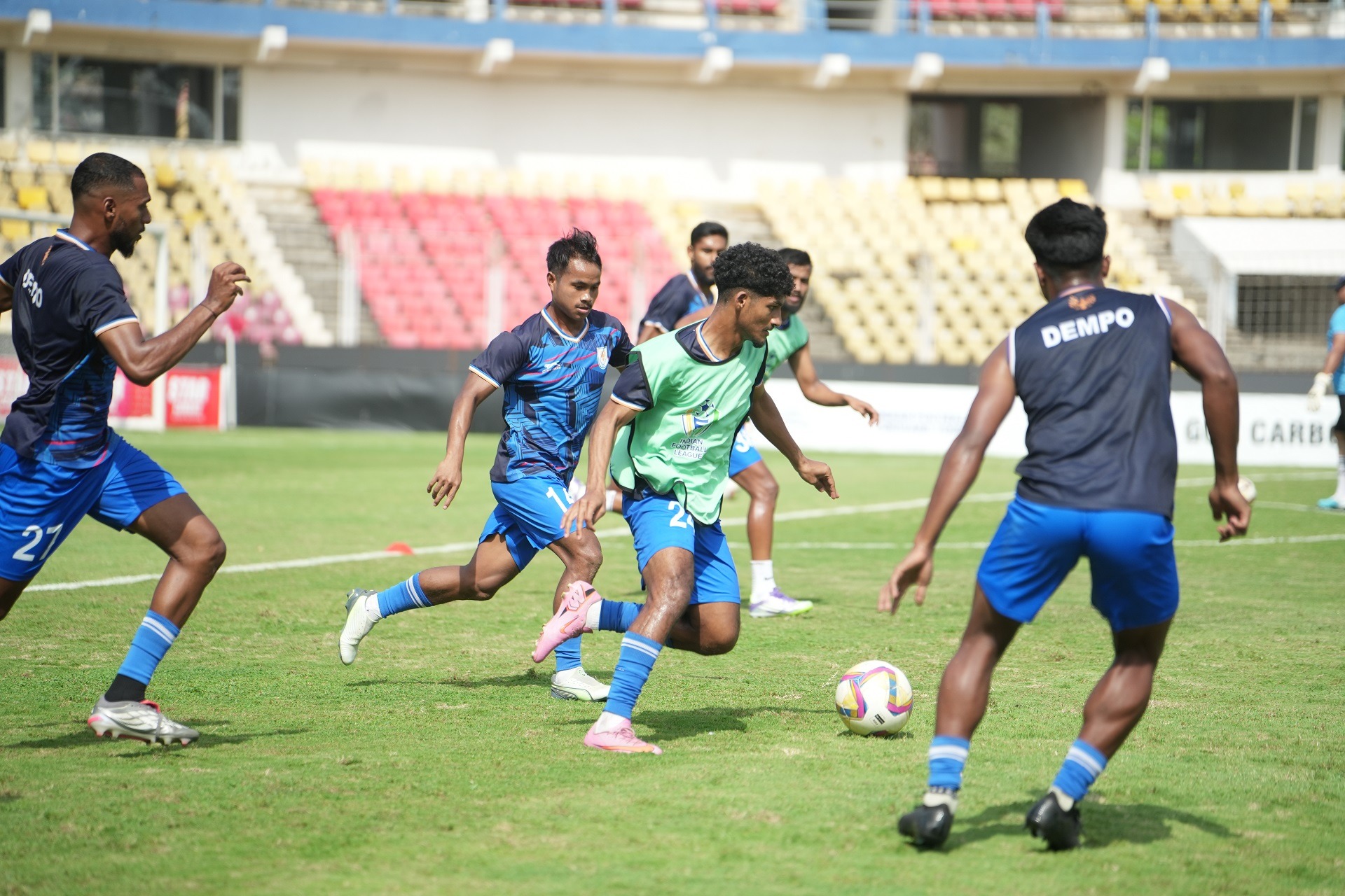 Dempo SC in training (2)