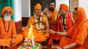 অ্যাডভোকেট প্রতীক মজুমদার থেকে স্বামী প্রতিকানন্দ গিরি মহারাজ &mdash; এক নতুন সন্ন্যাসযাত্রার সূচনা